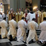 Otros cien mil españoles se ordenan sacerdotes para huir de la crisis