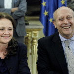 El Gobierno solo pagará la mitad de los condones que use el exministro Wert en París