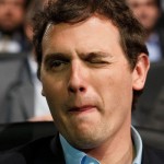 Sorprenden a Albert Rivera haciéndole posturas comunistas a una señora mayor