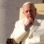 El papa Francisco denuncia que los fabricantes de armas disfrutan vendiendo armas