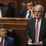 Los universitarios propondrán al ministro Dastis que al extranjero se vaya su madre, aunque no sea puta