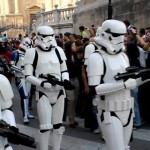 La Semana Santa se abre por fin a las cofradías de otros sistemas solares