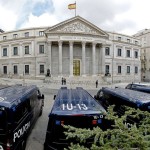Rajoy y un grupo de corruptos de su confianza se hacen fuertes en los lavabos del Congreso